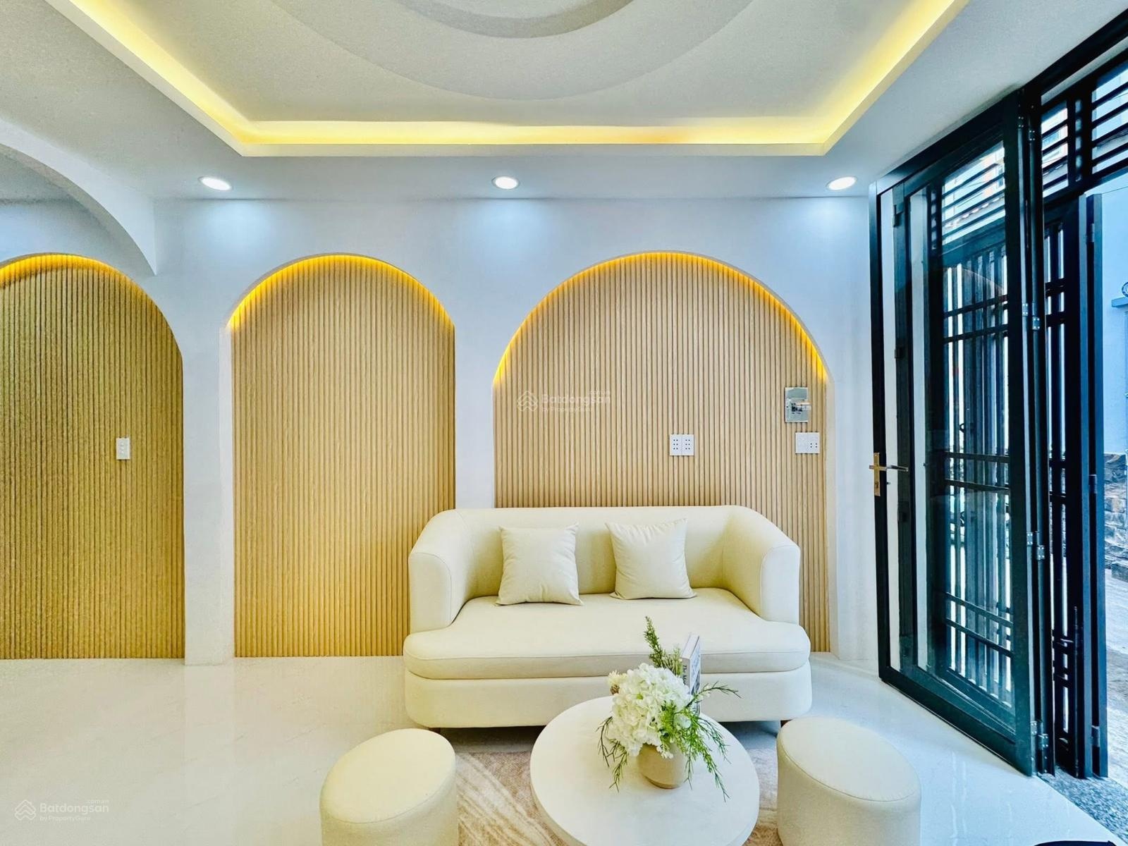 Vợ chồng tôi bán gấp nhà Phan Xích Long-P7-PN, gần bv Hoàn Mỹ.Giá 3tỷ760tr /73m2,đang cho thuê 22tr