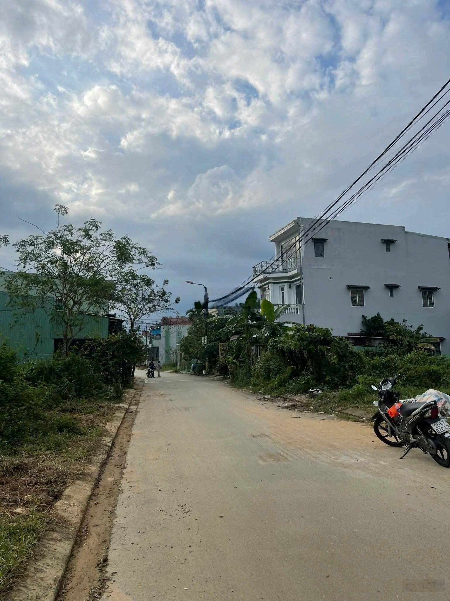 Đất tái định cư hòa ninh 1, 122m2 đất ở đường 5,5m gần chợ hòa ninh.