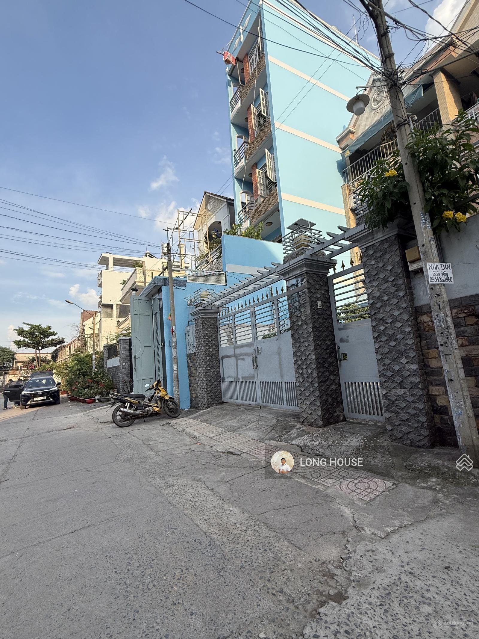 Thửa đất diện tích 4.4m x13m, cn 96m2, sổ vuông a4. hẻm oto , khu nhà cao tầng- biệt thự