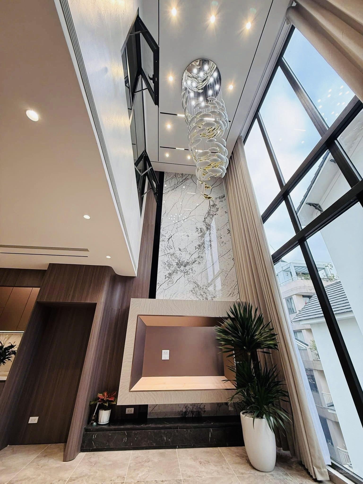 Nhà kiến trúc sư đón tết 7 tầng thang máy gần Lăng Bác gara ô tô, 51m2 MT: 5.2m, Giá thương lượng