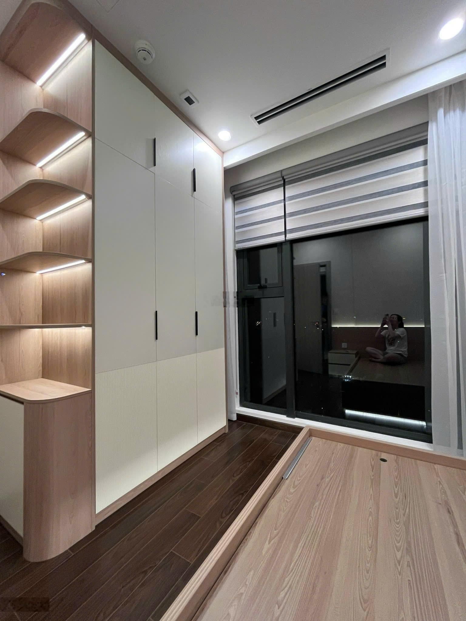 Chính chủ gửi bán căn 2N2+1 tòa Masteri - Vinhomes Smart City - tầng trung, hướng mát - cần bán gấp