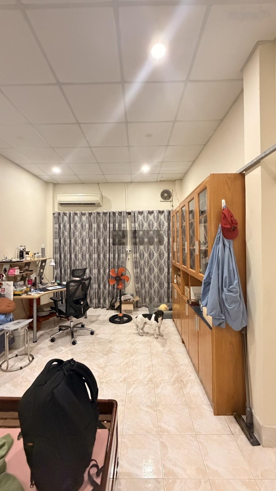 Hẻm 4 m đường Phan Xích Long khu ẩm thực