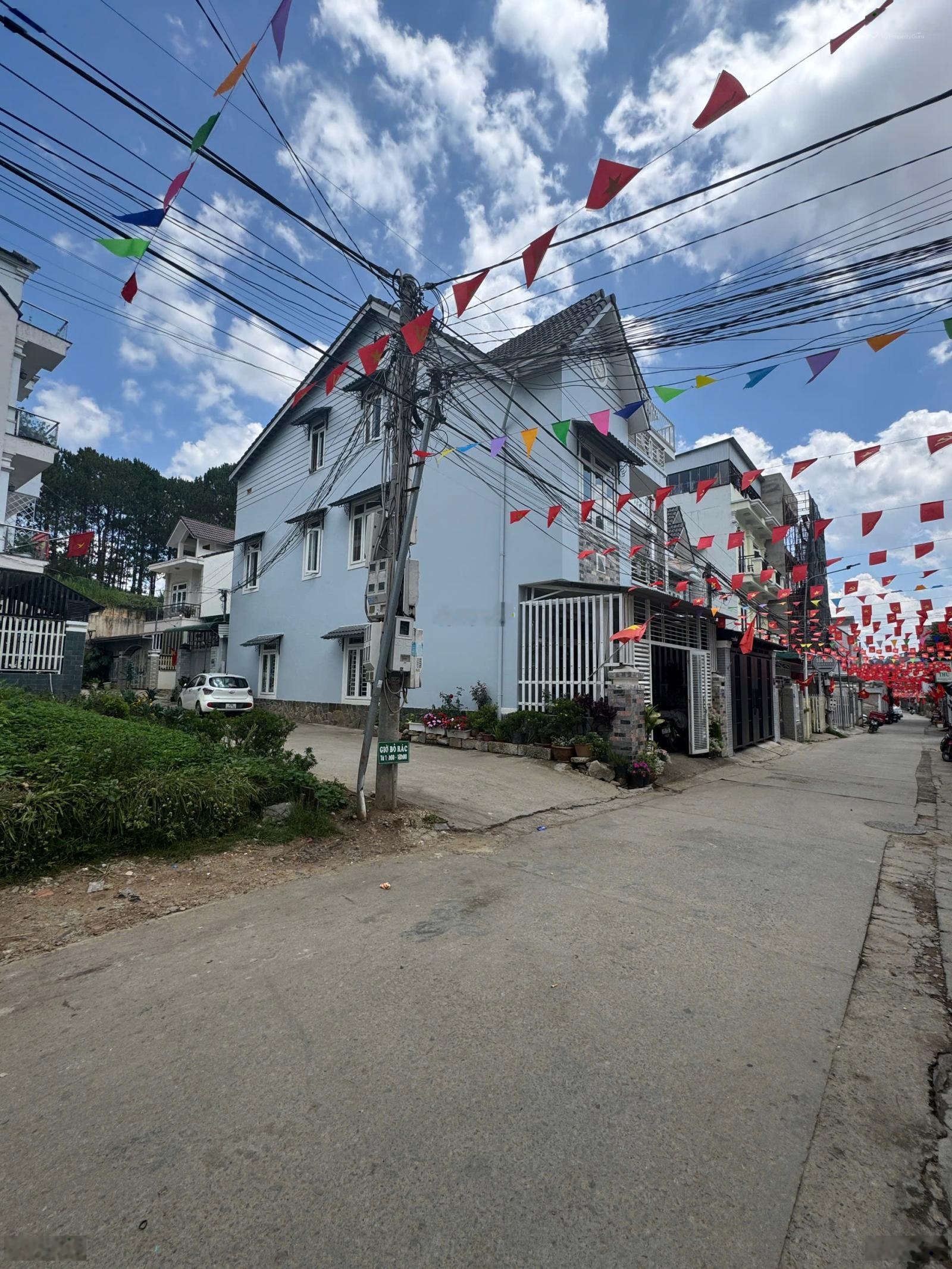 Bán nhà Nguyễn Công Trứ Đà Lạt 135,3m2, 100m2 xây dựng giá 8,5 tỷ. Liên hệ: 0987232479