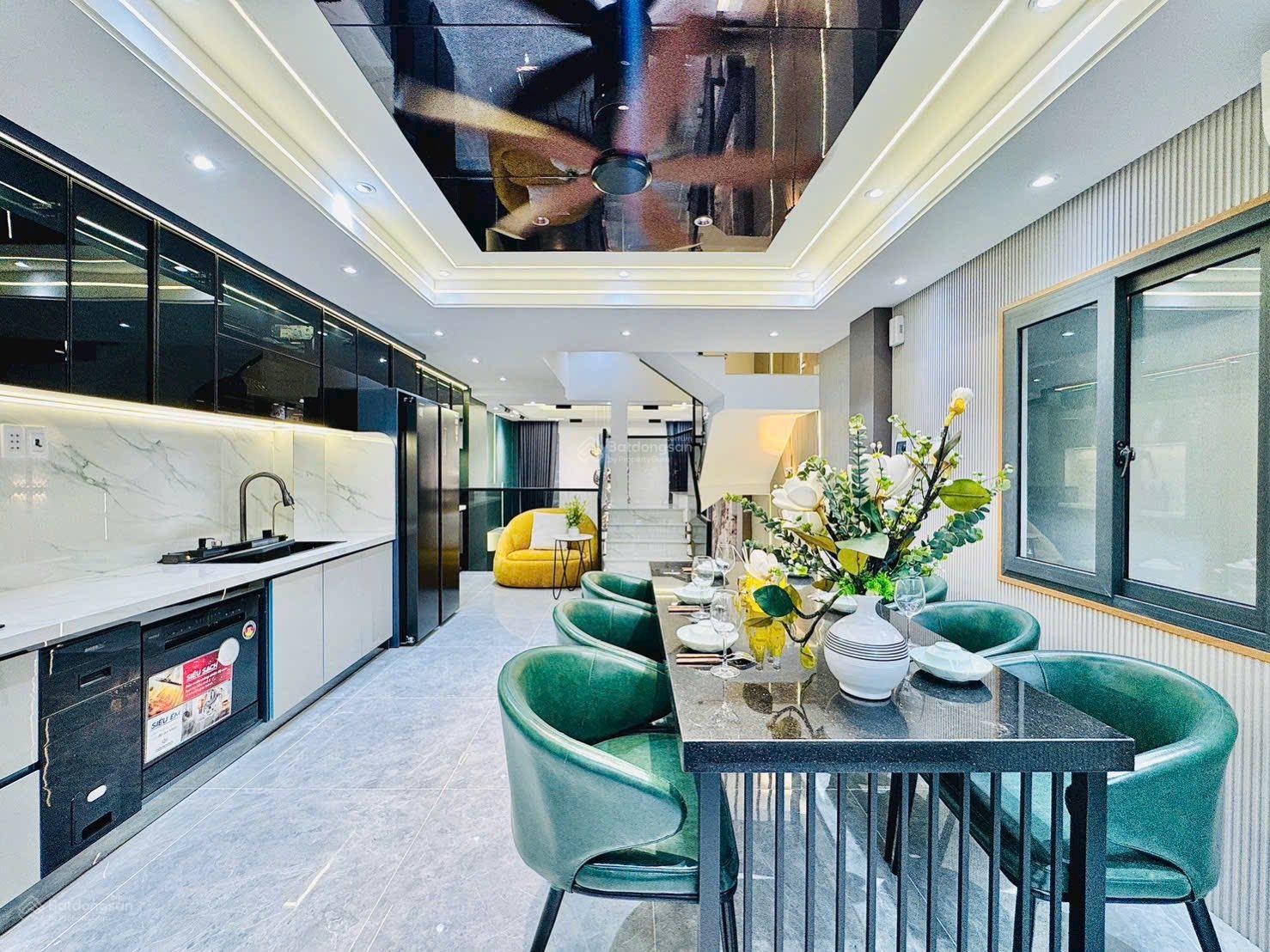 Bán nhà hẻm 6m hiệp bình phước-hiệp bình-thủ đức dt 75,6m2 giá 4tỷ150 sổ hồng riêng lh: 0969319330