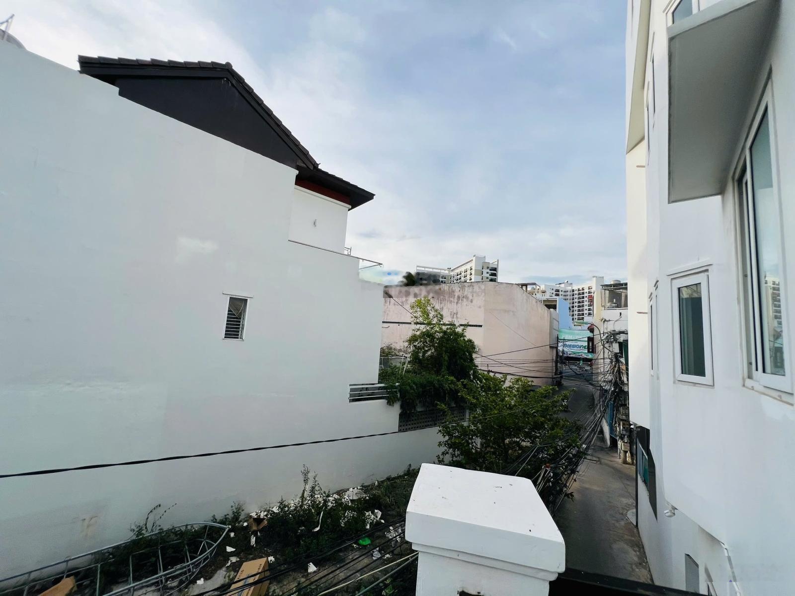 Chính chủ bán căn góc 103m2, 4 tầng có thang máy gần KĐT Vĩnh Điềm Trung, hạ giá bán nhanh còn 6 tỷ