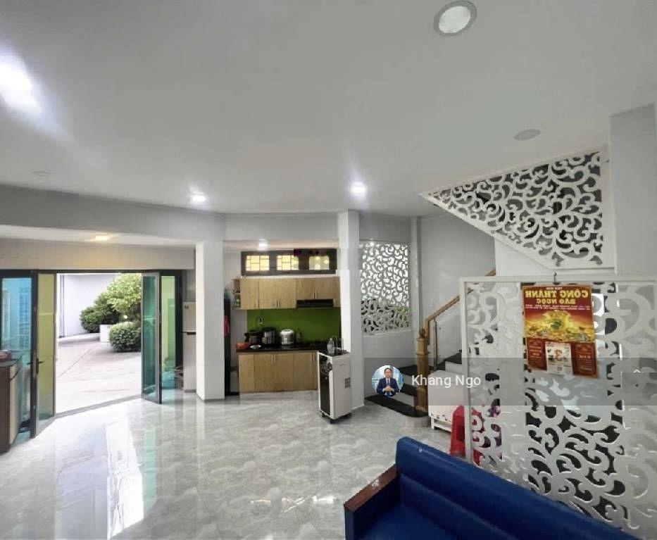 Bán nhà Cách Mạng Tháng Tám Quận 3, 36m² ngang lớn 5.7m, gần Nguyễn Thị Minh Khai - 8.5 tỷ