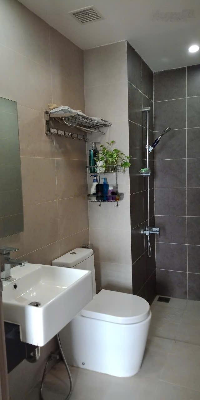 Bán 3PN Galaxy Quận 4 diện tích 104m2, tầng cao, sổ hồng đầy đủ