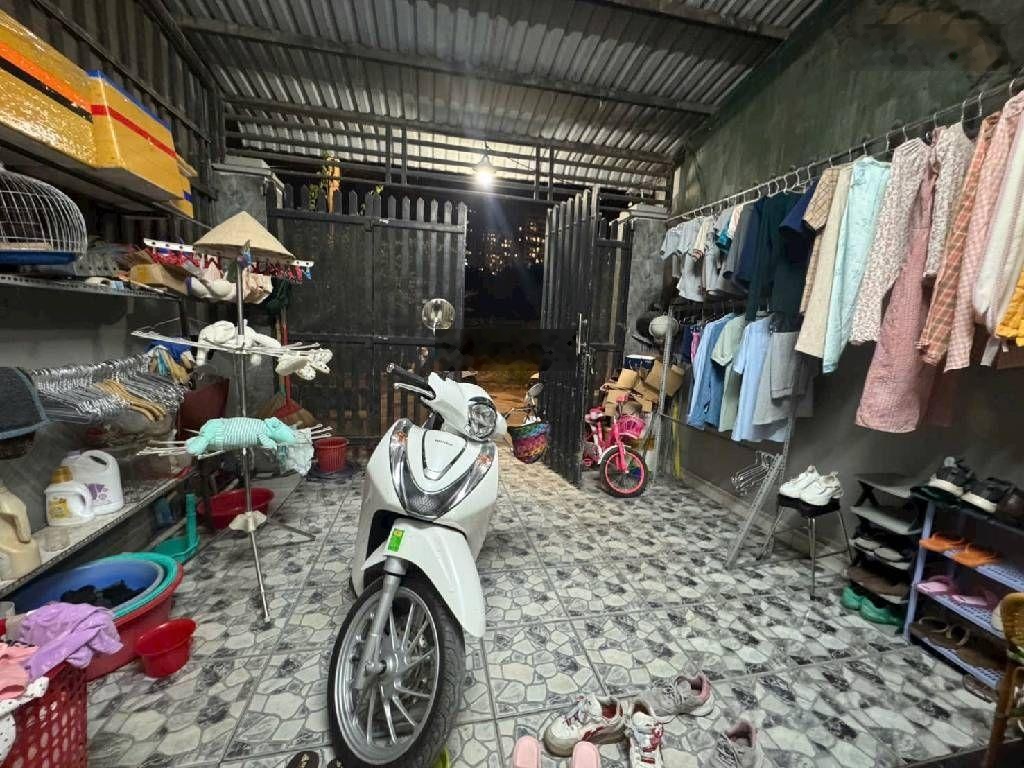 Nhà mặt tiền đường số Long Thạnh Mỹ, Q9, sát Vinhomes cách Nguyễn Xiển 200m, nhỉnh 4 tỷ