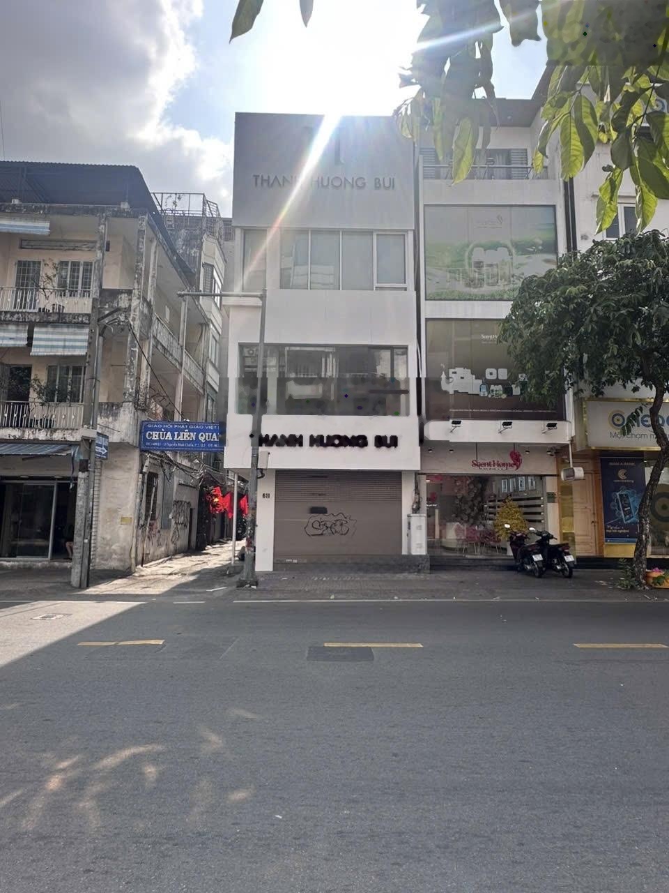 Cho thuê nhà 2 mặt tiền Nguyễn Đình Chiểu Q3