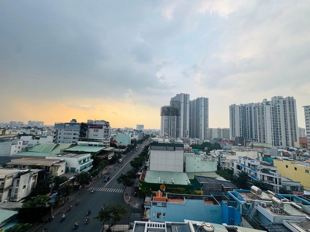 Bán nhà, mặt tiền đường Lý Chiêu Hoàng, Bình Phú Quận 6, dòng tiền trên 60tr/th, có hầm, thang máy