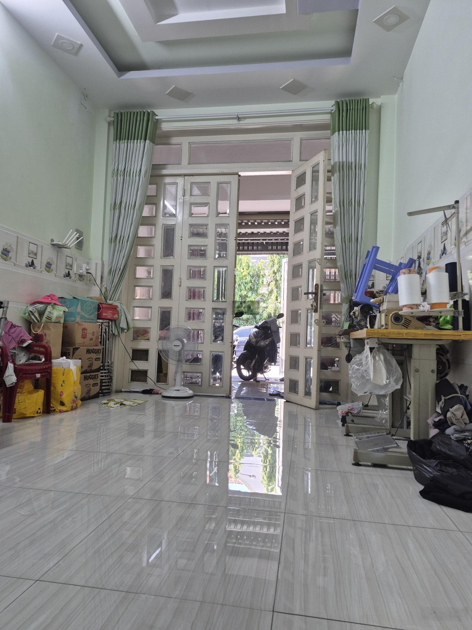 Bán NR 61m2 tại Nguyễn Ảnh Thủ, Trung Mỹ Tây, Q12, HCM, giá cực chất 4,3 tỷ