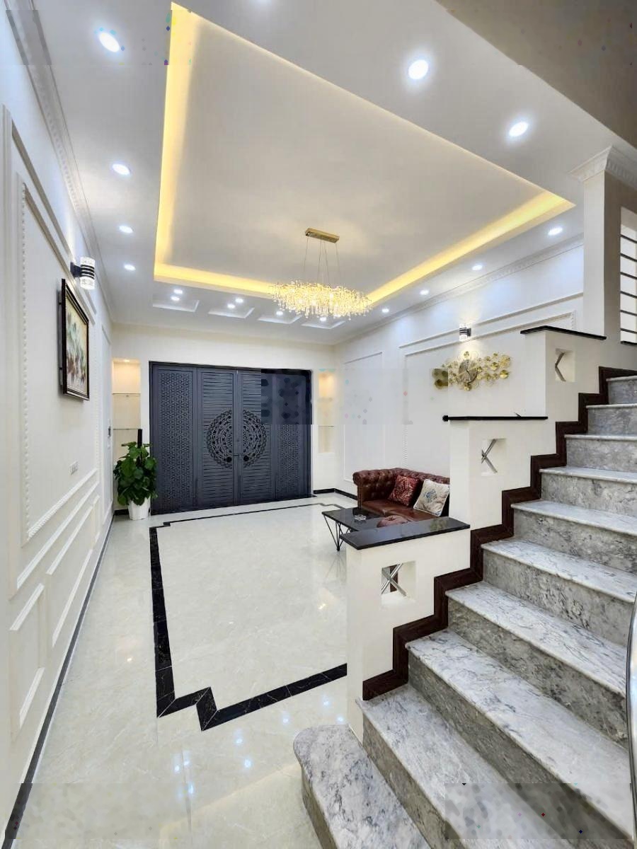 Bán nhà phố Nguyễn Lương Bằng, gần vườn hoa, nhà 2 thoáng, 3 phút ra phố, sẵn ô chờ thang máy