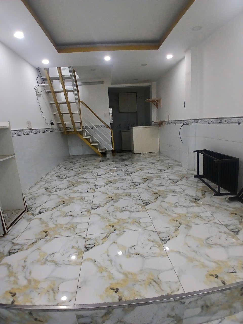 Nhà nhỏ giá yêu thương cho khách TC thấp ạ, ngay trung tâm liền kề Giga Mall, Phạm V Đồng