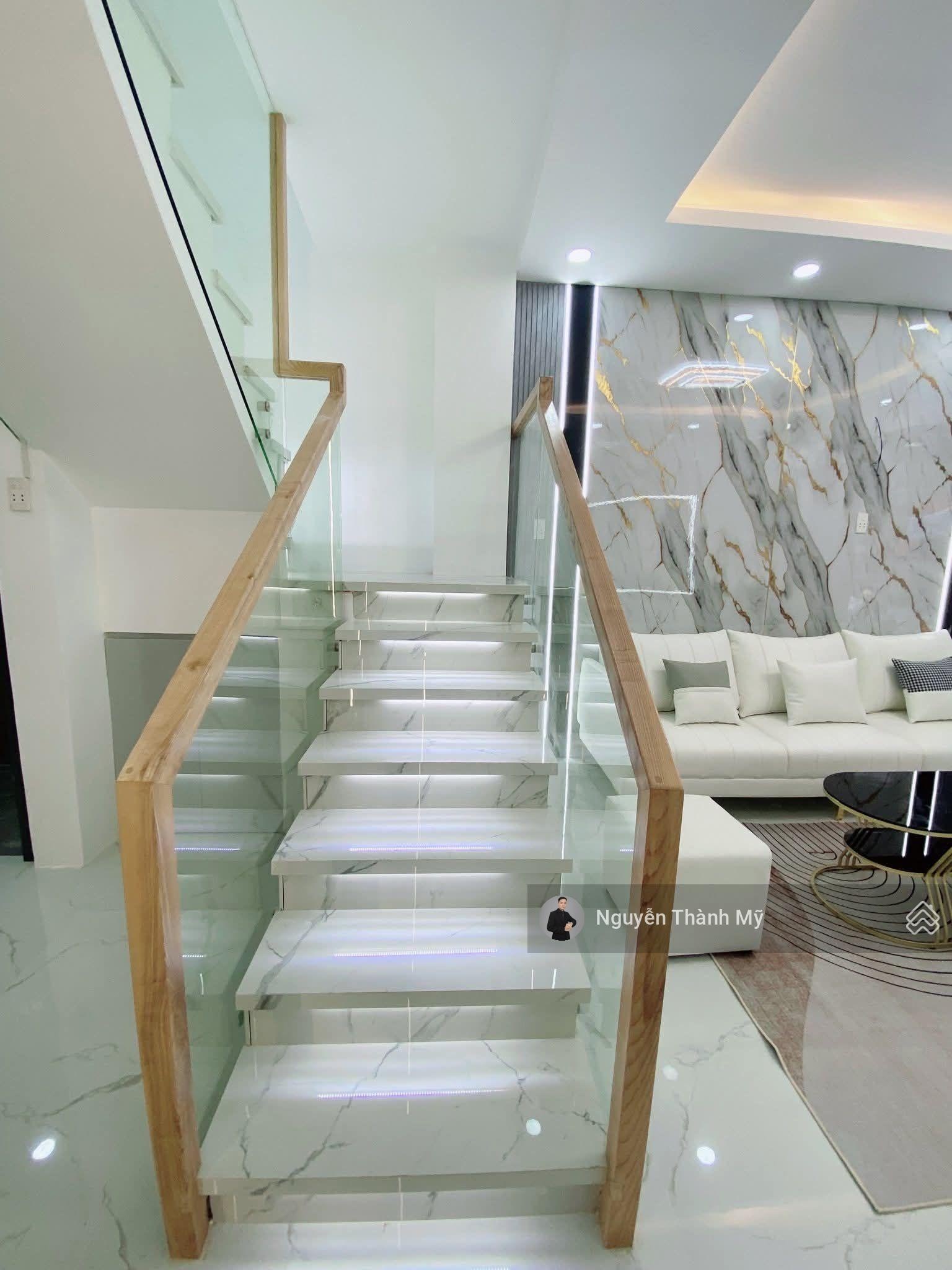 Hot! Nhà đẹp hẻm xe tải 6m ngay Song Hành QL22