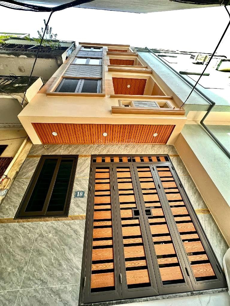 NHÀ ĐẸP TÂY MỖ, DIỆN TÍCH 51m², 4 TẦNG, 5 PHÒNG NGỦ. Ngõ rộng, thoáng, gần ô tô, đi lại cực tiện.