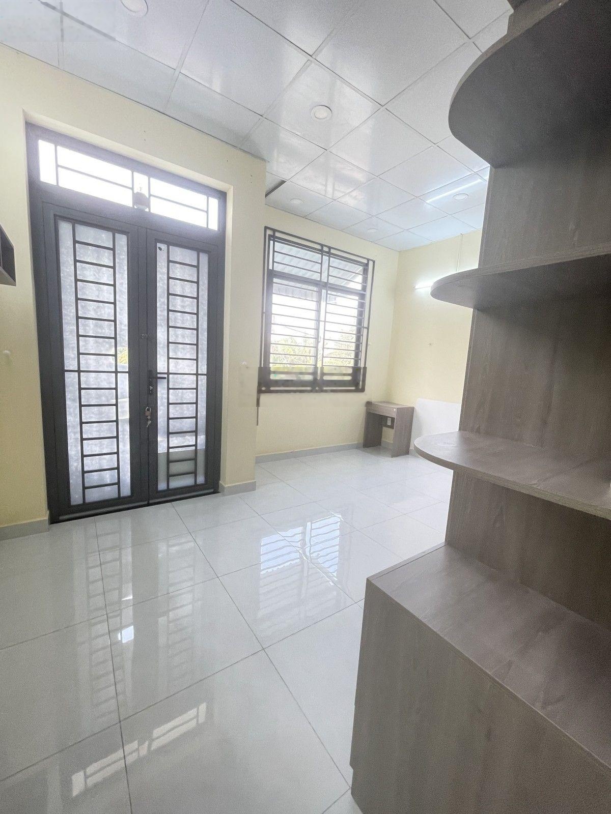 Nhà mới xây sát mặt đường tân xuân xã Tân Xuân hóc môn, DT 70m, ngang 5m Dài 14m,2 lầu,3pn,2wc