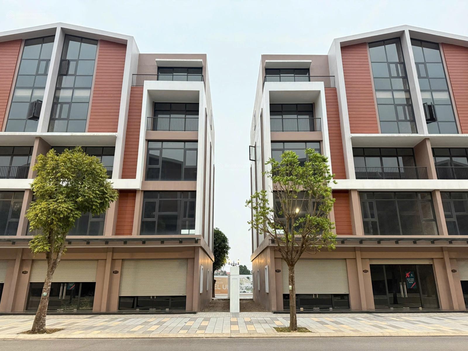 Chỉ còn duy nhất 1 căn shophouse 2 mặt tiền đường 20m ngay chung cư MIK tại Vin 3 140m2 giá 16,5 tỷ