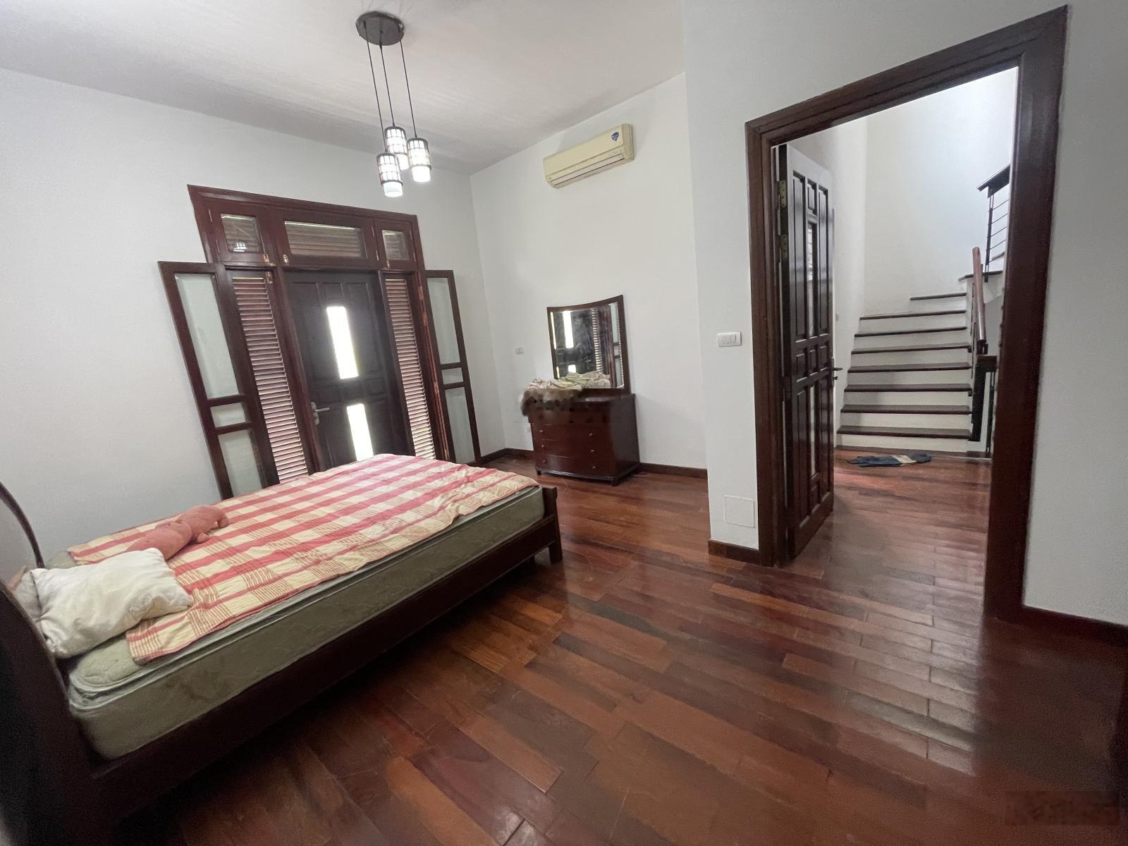 Chính chủ cần bán biệt thư lk mỹ đình dt 100m mt 8m giá39ty 0965710968 mtgmt