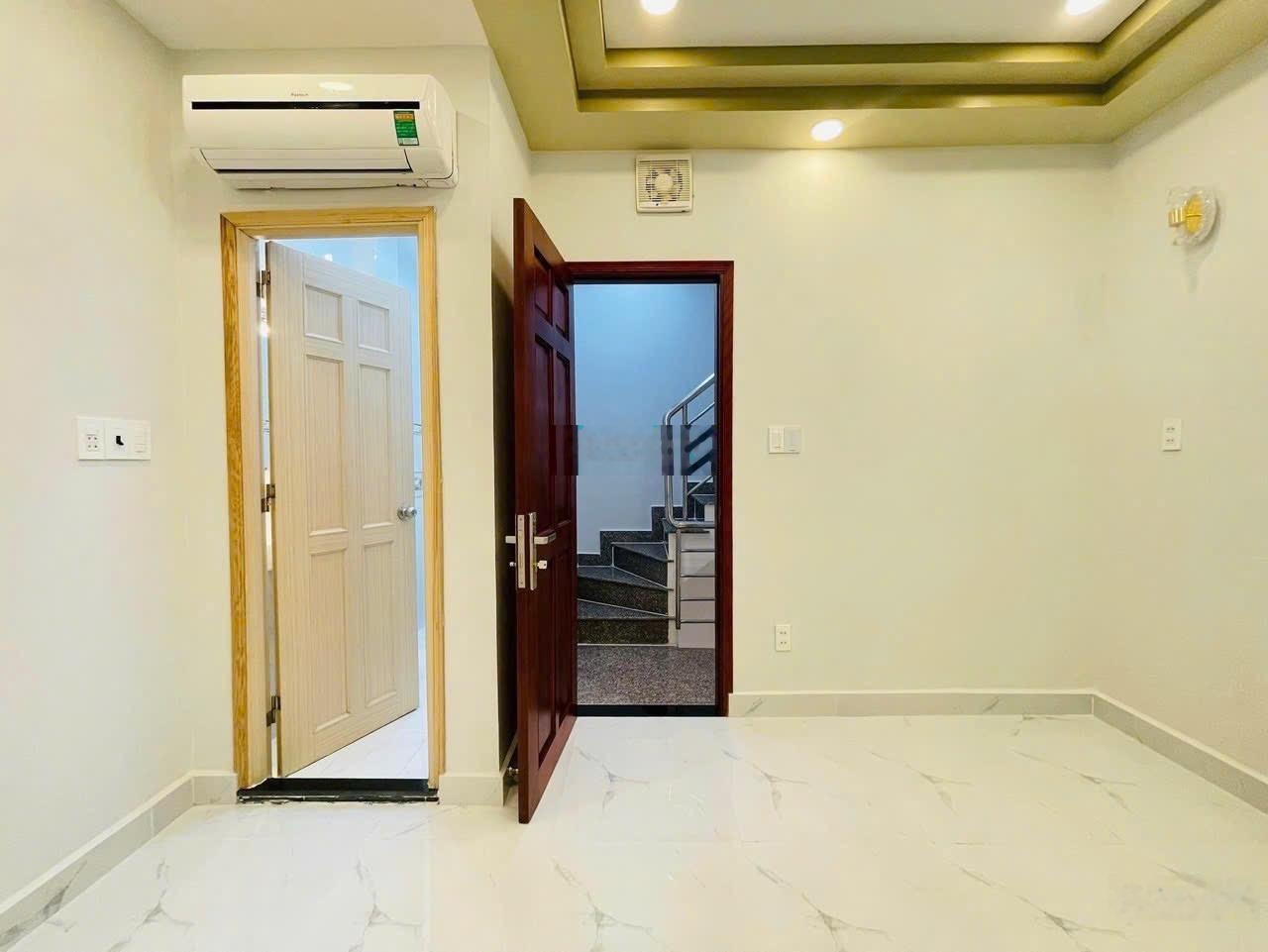 TRung Tâm Tân Bình - Nguyễn Hồng Đào - HXH - DT 22M2 ( 3,9m x 6m) - 5 Tầng BTCT 5,2 Tỷ TL - Sổ A4