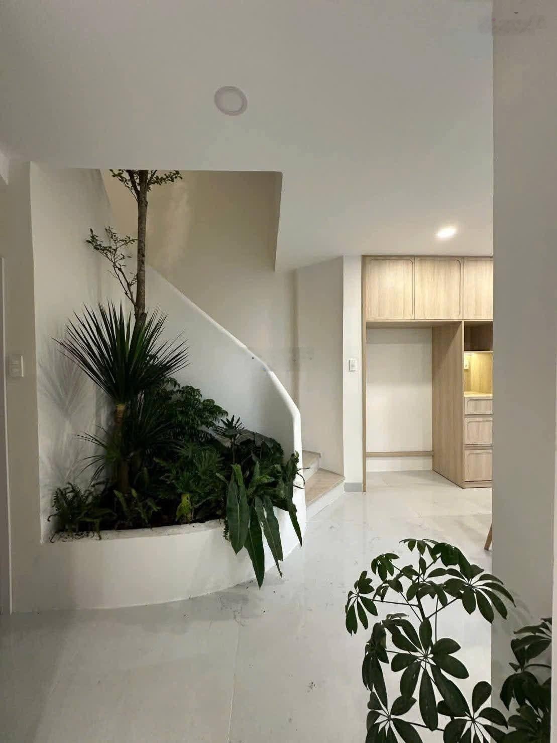 Nhà đẹp đón tết p10, tân bình gần khu bàu cát đồng đen-xe hơi ngủ nhà-42m-5tầng-chỉ hơn 6tỏi