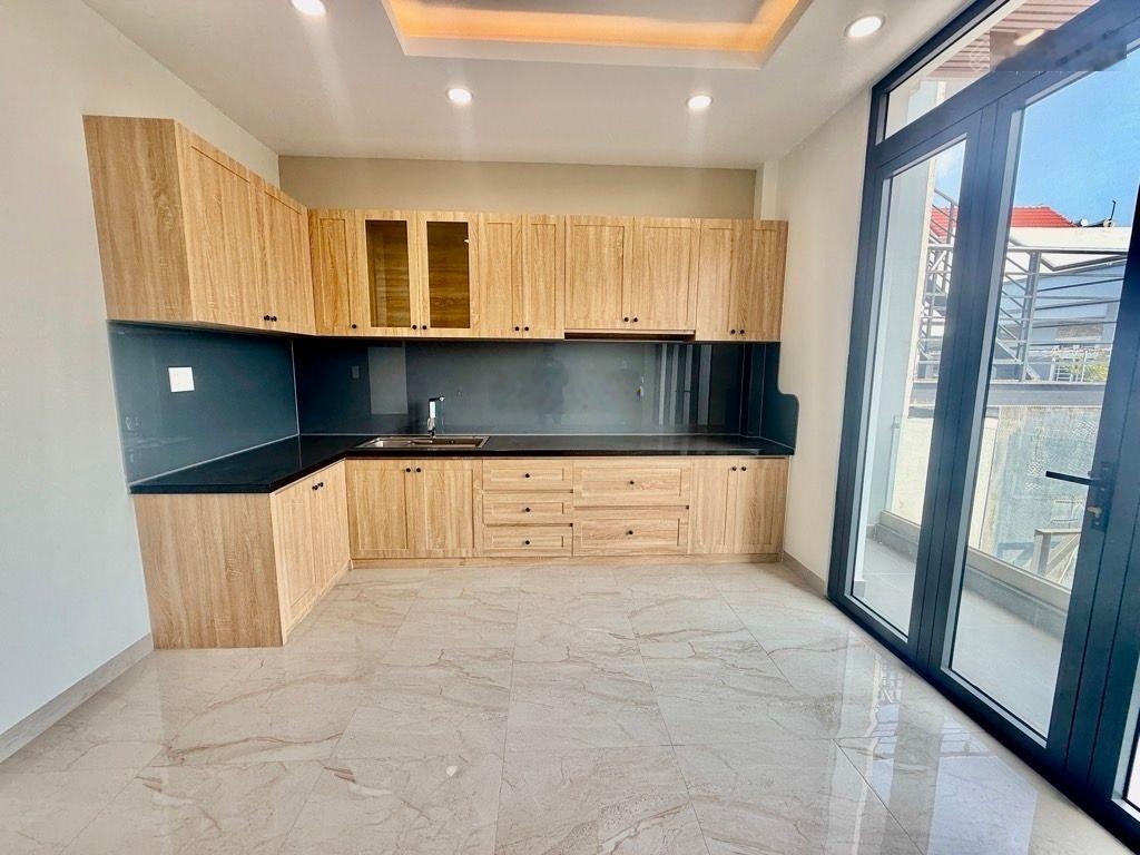 Mặt tiền kinh doanh linh đông- 5 tầng hoàn công chuẩn chỉnh -75m2 -đường trước nhà 10m -nhỉnh 10 tỷ