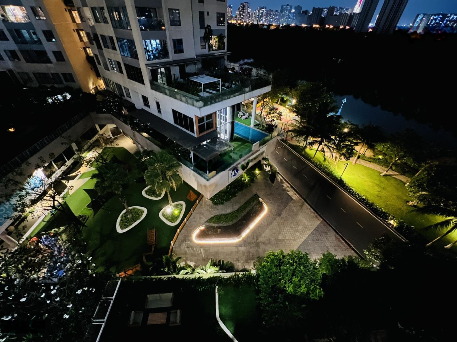 Bán nhanh căn góc 2PN view đẹp, nội thất mới 100% Đảo Kim Cương - xem nhà ngay!