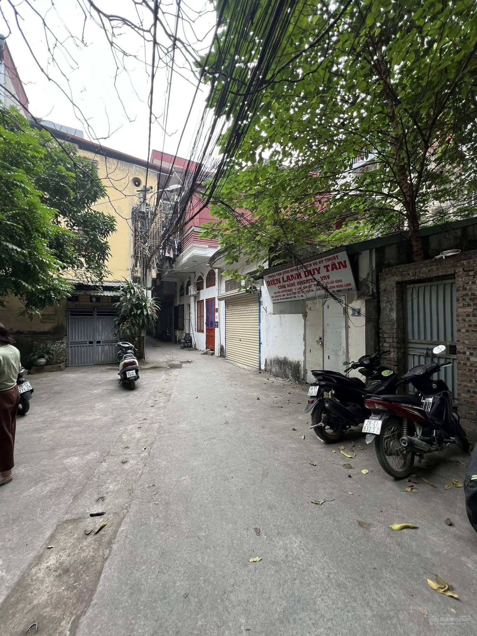 Bán đất ngõ 3 ô tô tránh: Dt 40m², ngõ 3 ô tô tránh, giá chào 13.9 tỷ, ngõ 29 Khuất Duy Tiến.