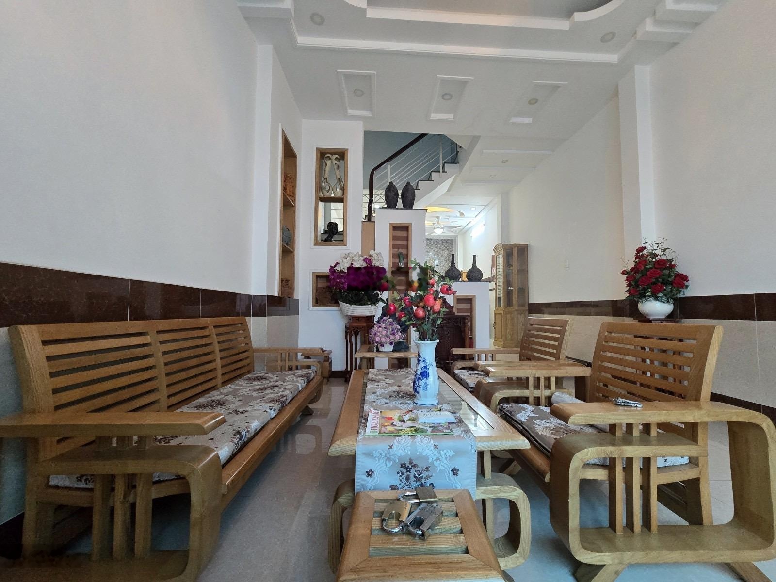 Bán nhà Man Thiện 70m2 đúc 4 tầng BTCT thích hợp kinh doanh chỉ 8.5 Tỷ