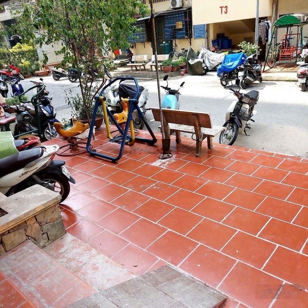 Tập thể tầng 1 ngõ 110 hoàng quốc việt- ô tô đỗ cửa kinh doanh đỉnh -65m 2 ngủ, 2wc, tiện ích