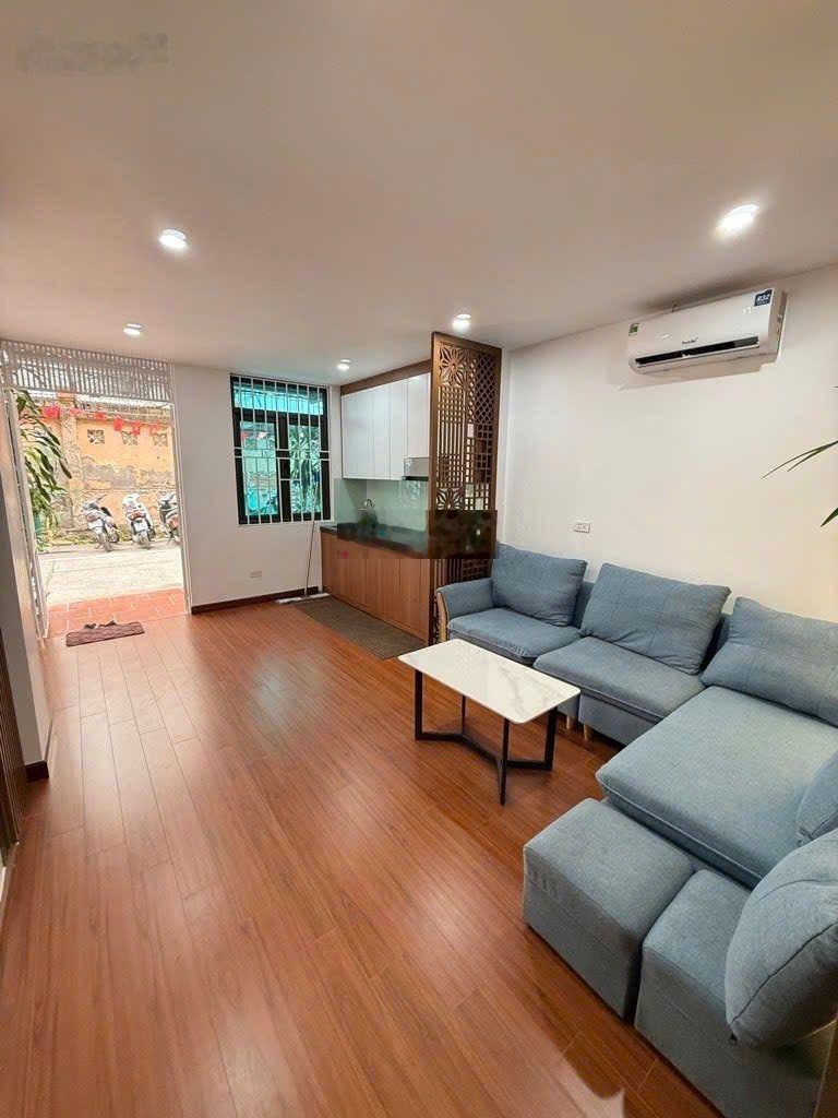 Tập thể tầng 2 phố quan hoa - 100m2 - 3 ngủ, 2wc, 2 ban công full đồ ở ngay, tiện ích bạt ngàn