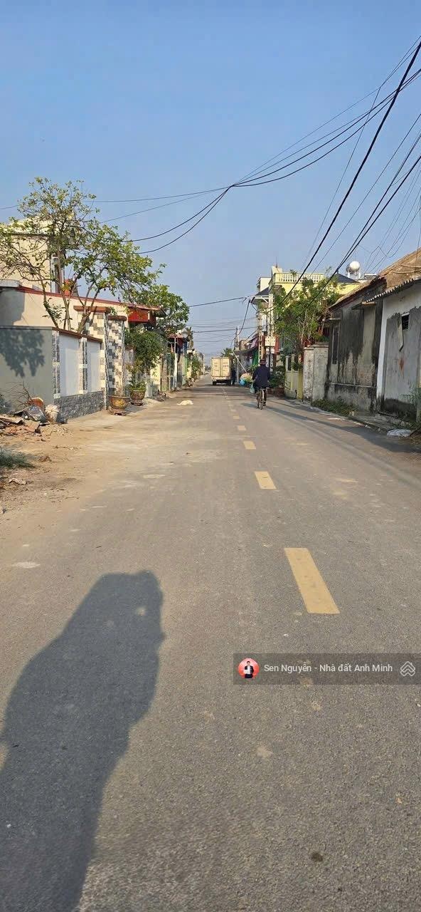 Mặt đường nhựa tại Ngũ Đoan - Kiến Thụy