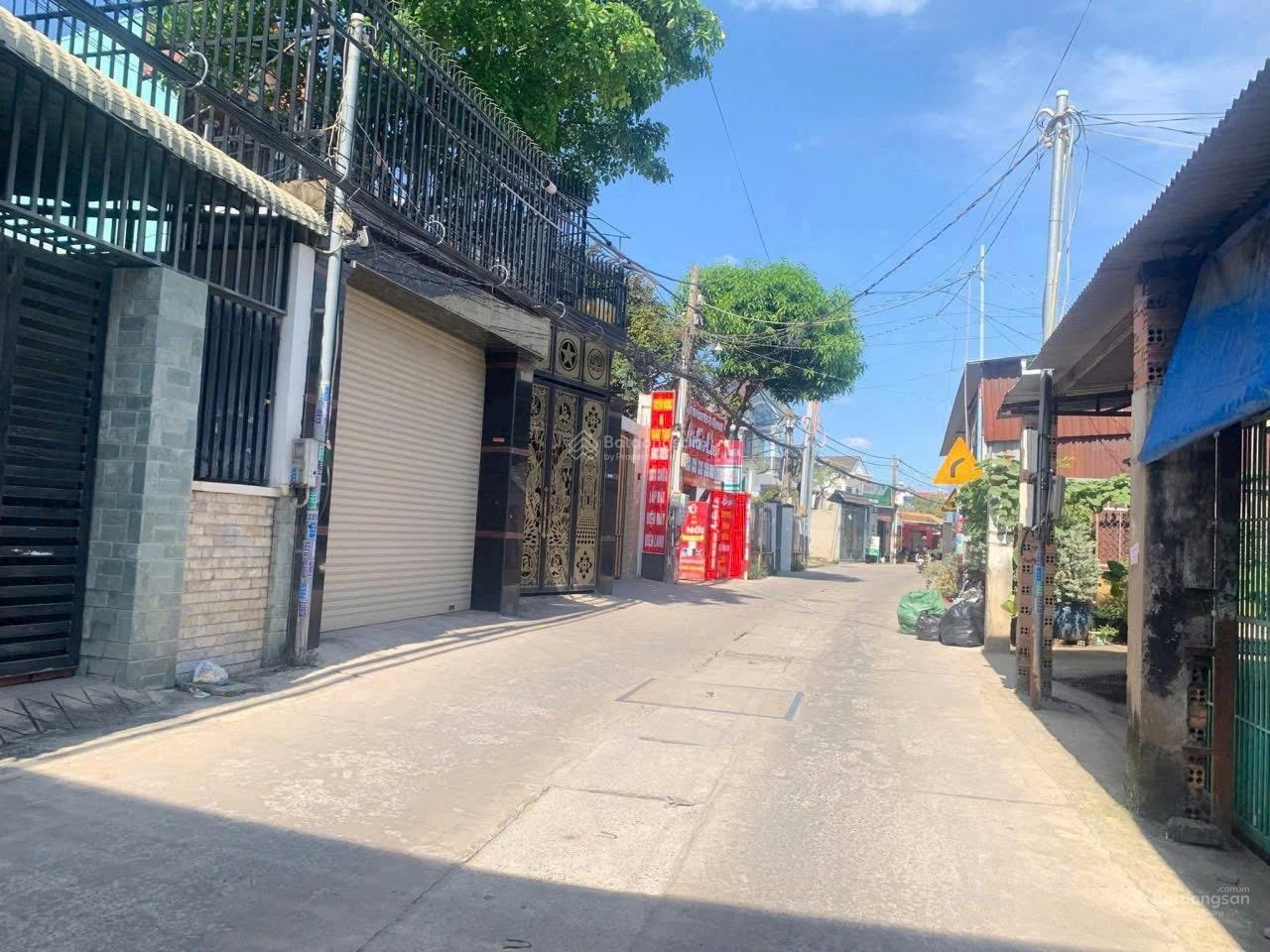 Bán đất sổ thổ cư 77m2 đường nhựa 5m cách đường Đồng Khởi 100m2 giá 2,450 tỷ. LH 0794290131