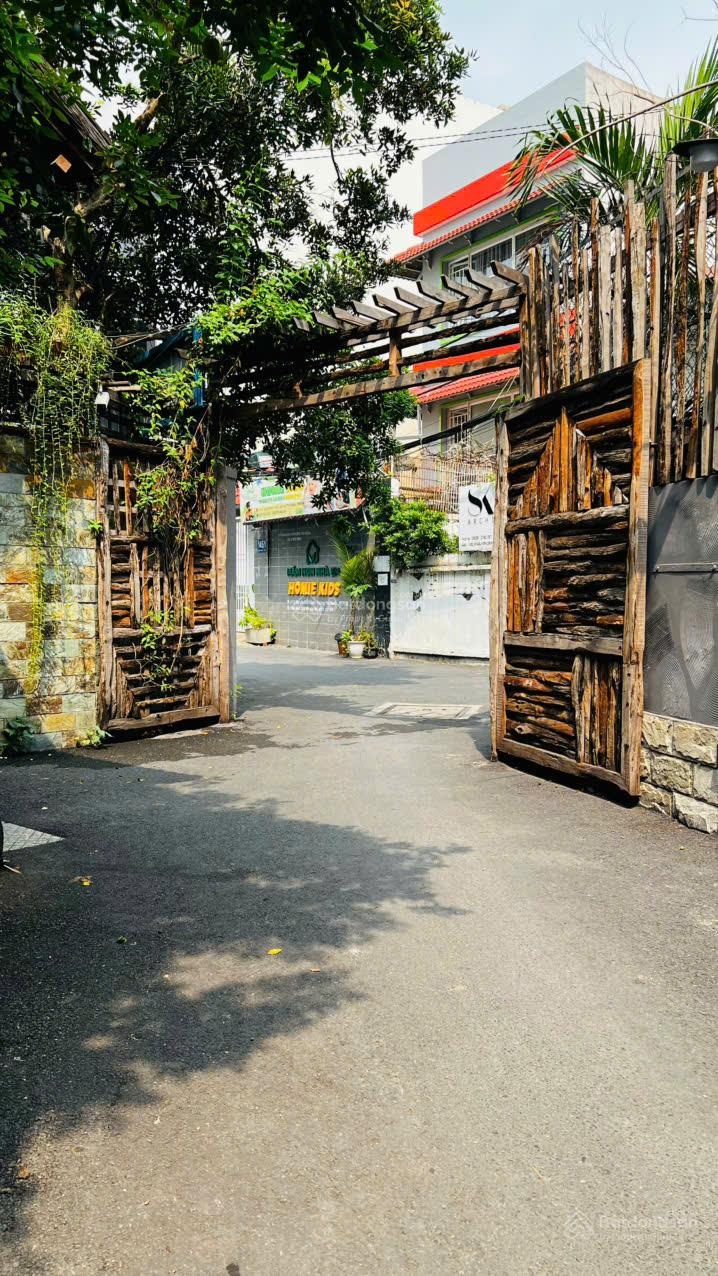 Tòa nhà chdv 8m x 12m , kết cấu hầm 8 tầng, dòng tiền 130 triệu/ tháng, giá 31 tỷ thương lượng