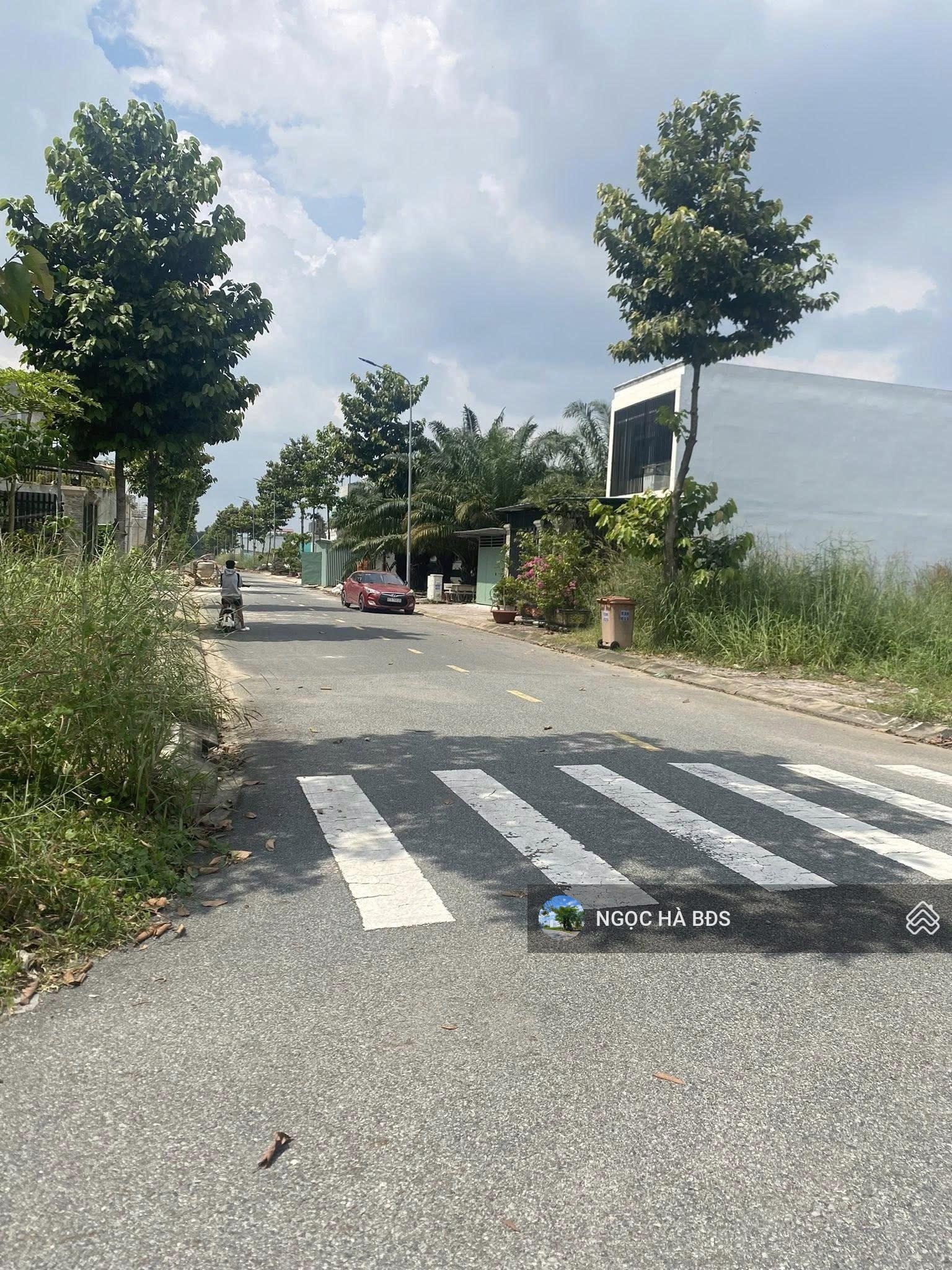 Ngộp đất kdc hội nghĩa từ dt746 rẽ vào 3p, dt 100m2 giá 850tr đường nhựa 6m có vỉa hè, shr xdtd