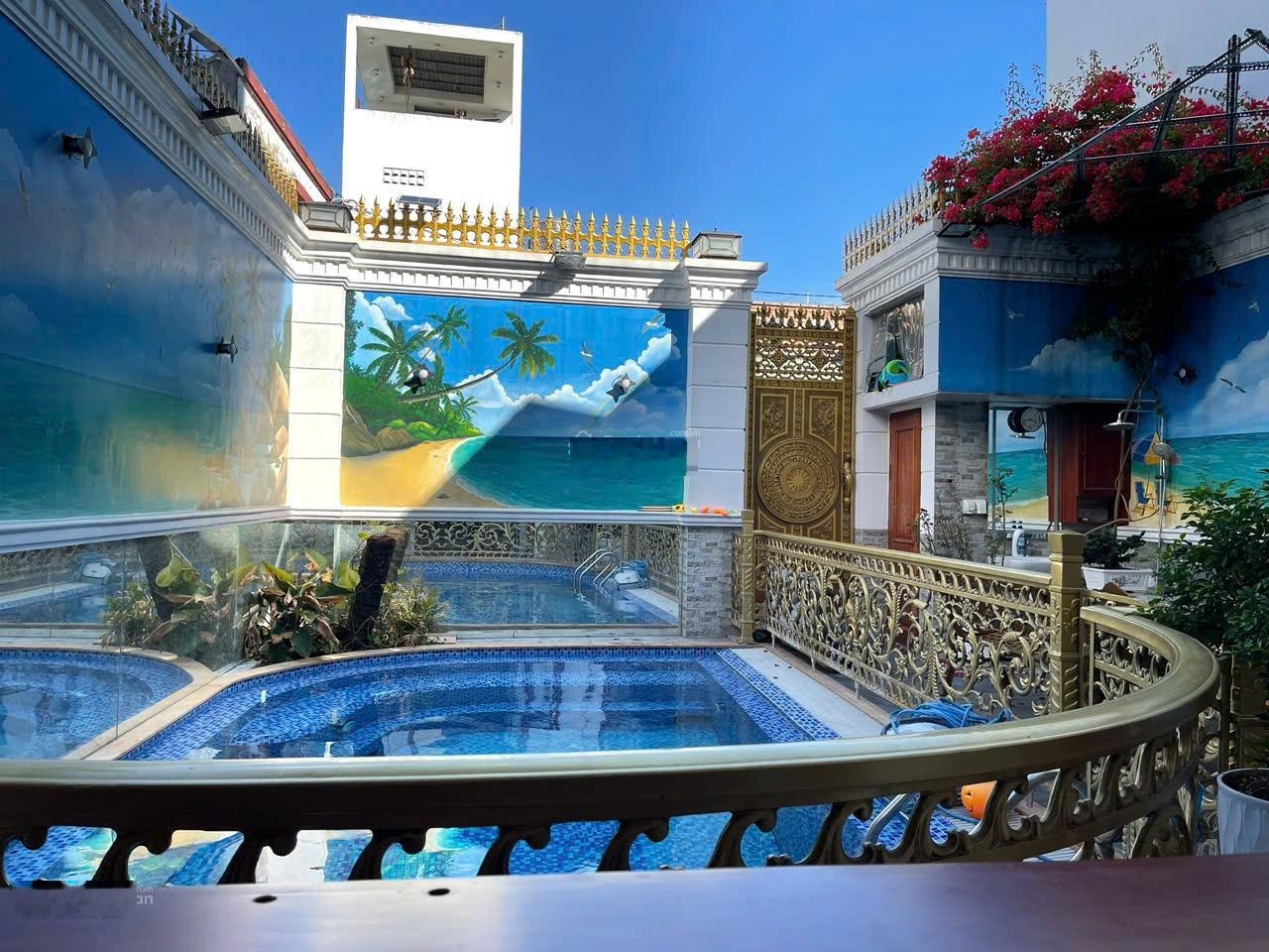 Bán nhà ngay chợ Bình Tiên đường Bình Tiên, q6, dt 10x18m