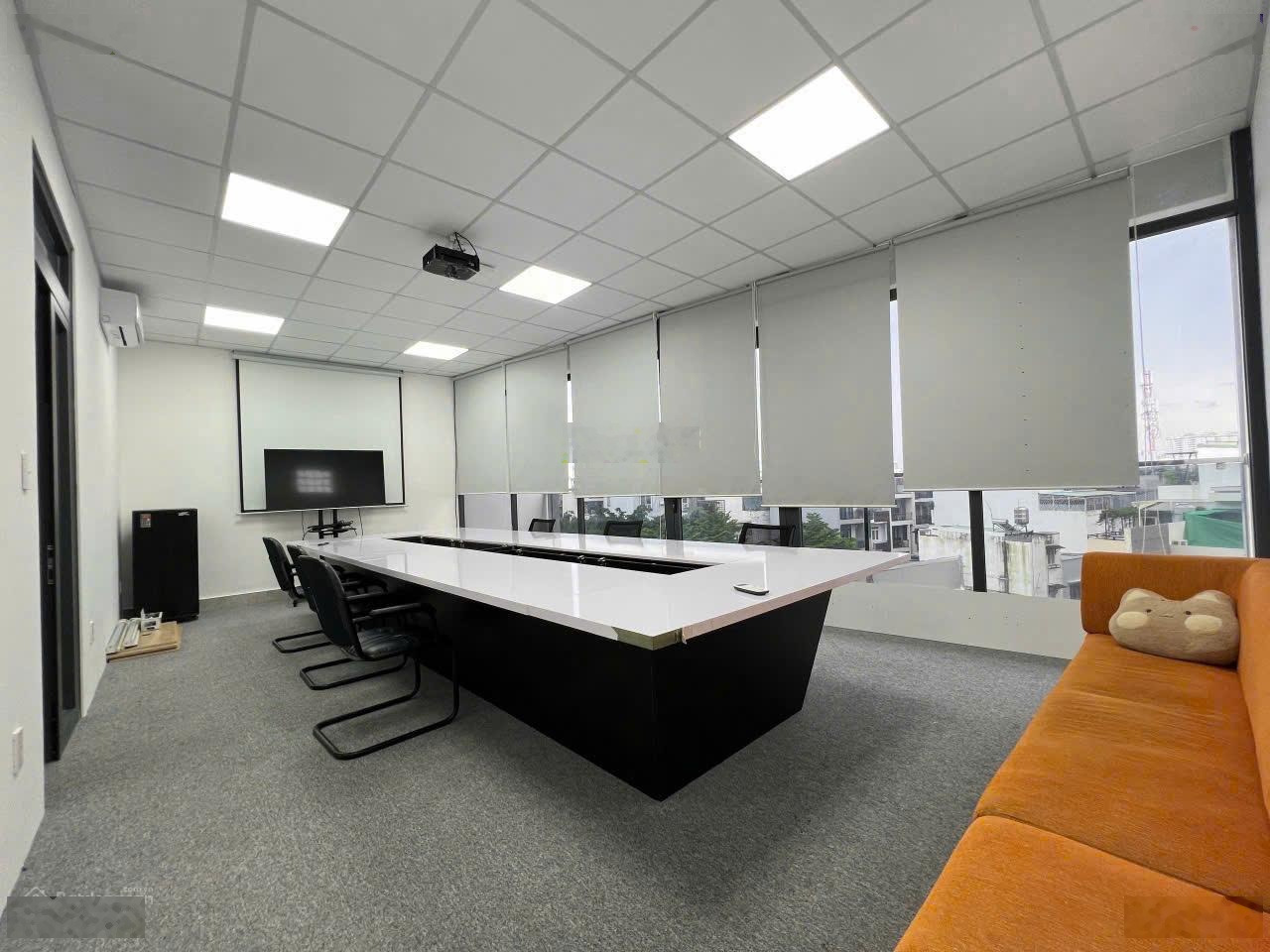 Bán tòa nhà mt tân hương, tân phú - dt:8,2x22m - hầm 7 tầng - dts: 1730m2 - hđt: 200tr/th - 50 tỳ