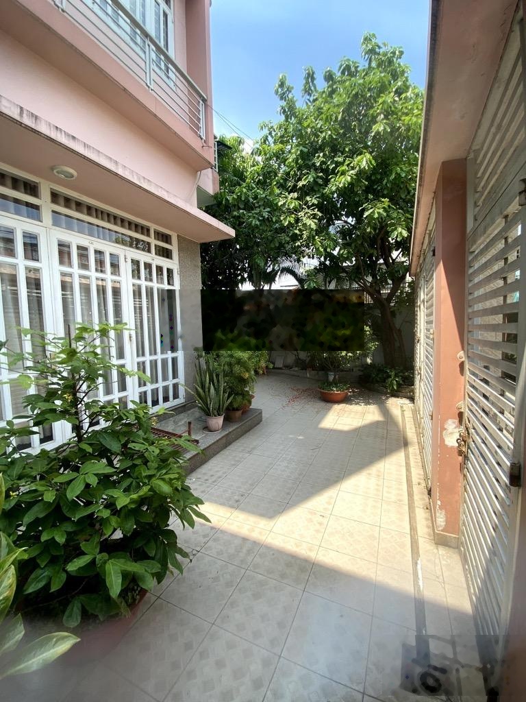 Biệt thự cũ 2mt tân thới nhất 6. Tdt 192m2 thổ cư, ngang 9,7m. Giá 11,9tỷ tl. Tách dc 3lô