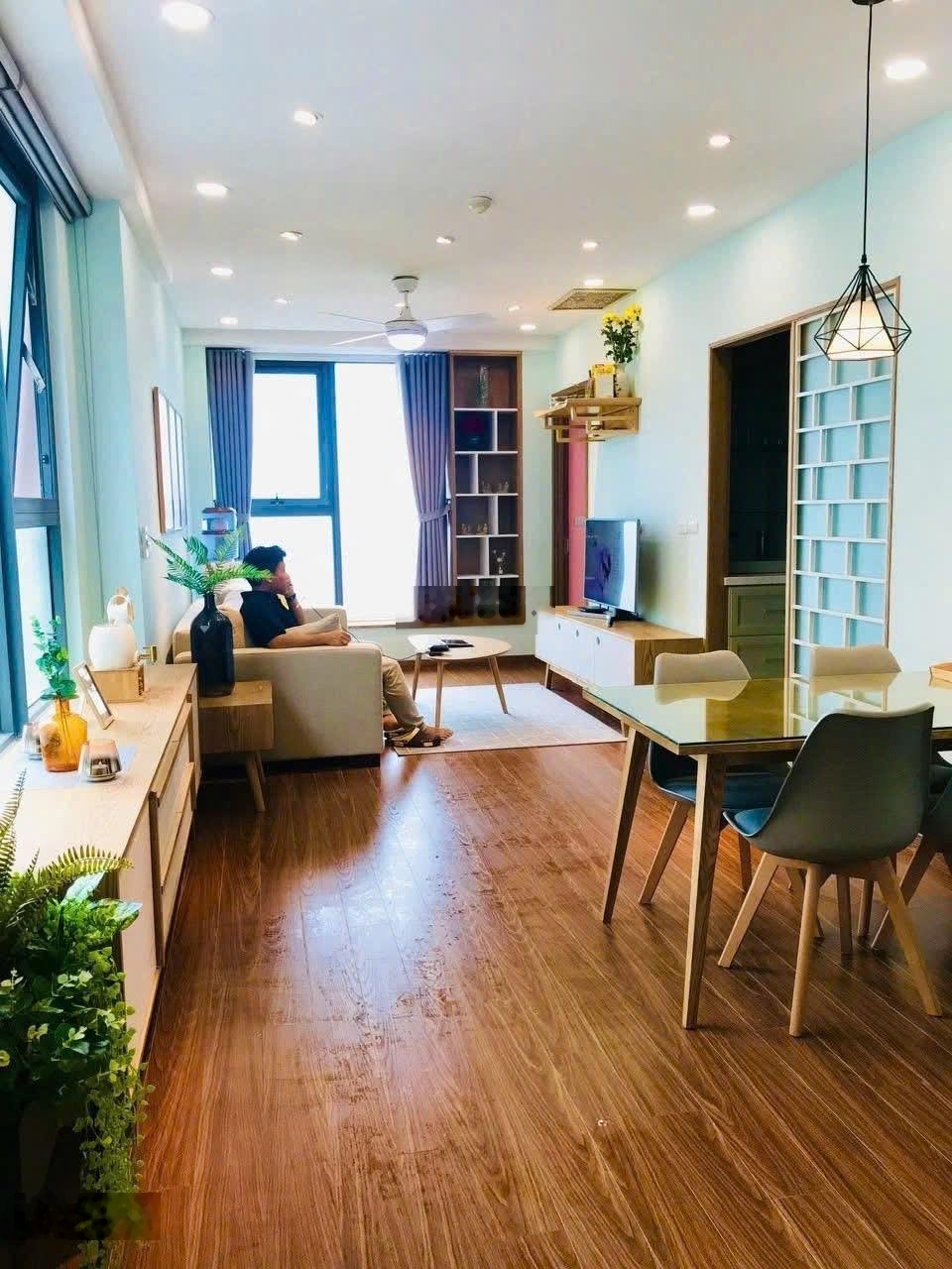 Bán nhanh căn hộ 2 phòng ngủ chung cư Eco Green Nguyễn Xiển giá chỉ 80tr/m2 bao full tiện ích