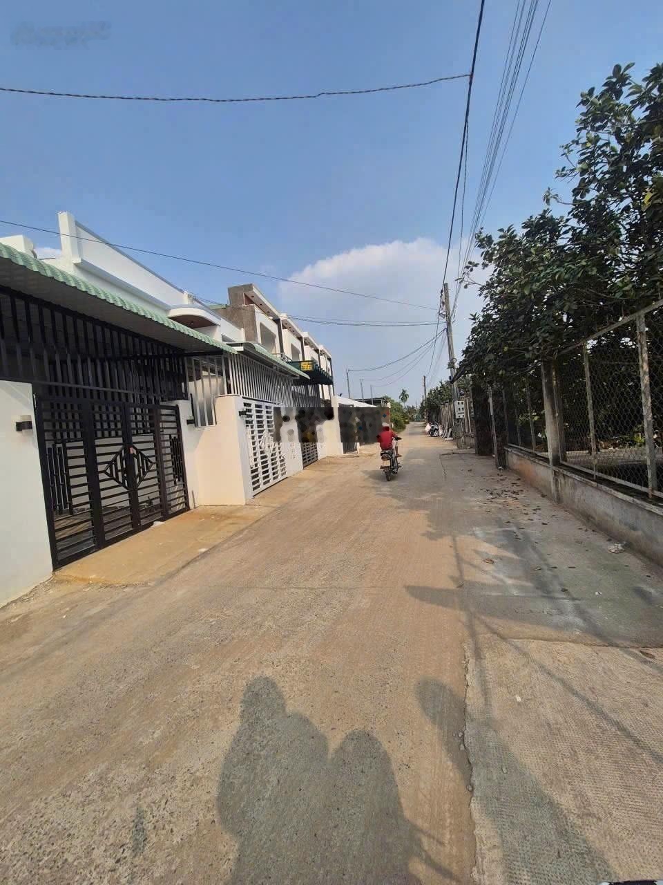 Bán gấp 3 suất đầu tư đất f0, sổ riêng sẵn thổ cư 100% ngay cây xăng bình hòa, tt 268tr sở hữu ngay