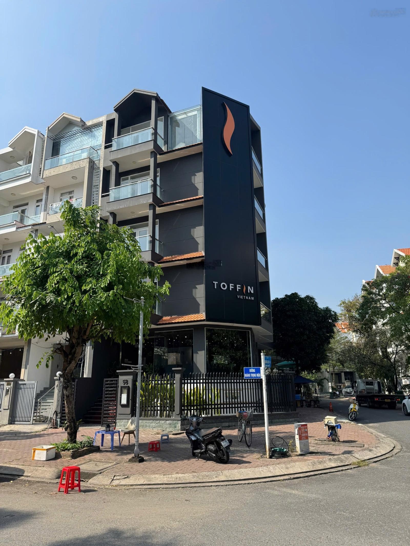 Bán nhà mặt tiền Đường D1 Him lam ,Quận 7 ;HĐT;150triệu/th ; giá ;60 tỷ ; Hầm 5 Tầng ;TM