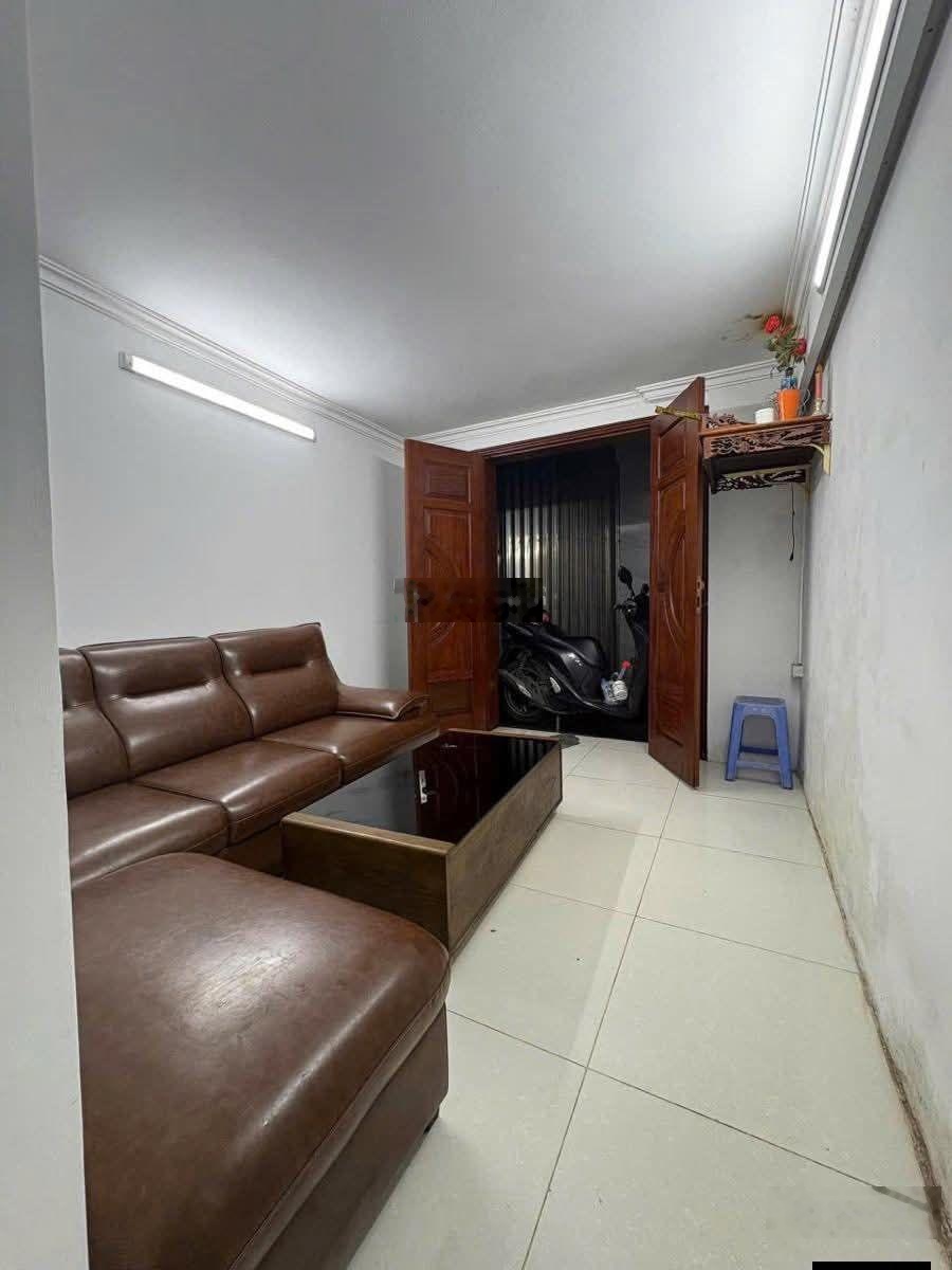 Bán Tập thể Tầng 1 Phố Yên Lãng - Đống Đa - 2PN 1WC - Giá 3.85 tỷ