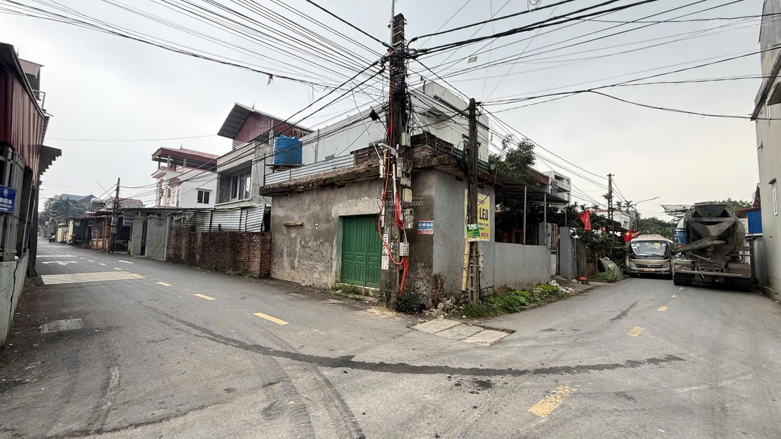 Đất dân tách lần đầu 80m2 mt 5,5m không quy hoạch - Thụy Hương - Phú Cường