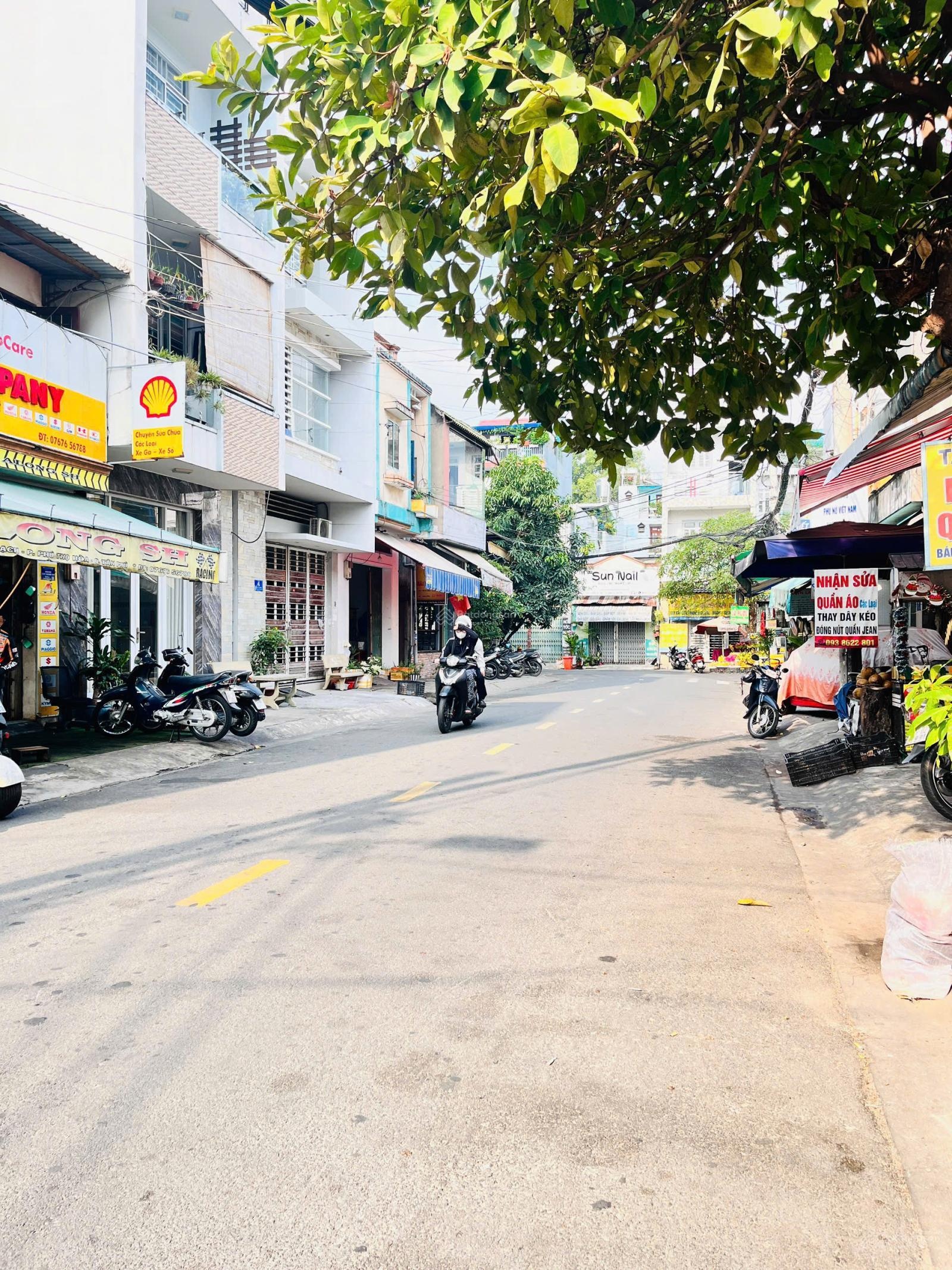 Nhà mặt tiền 12m - phan thị hành (5mx18m)_ đúc 2.5 tấm nhà đẹp ở liền