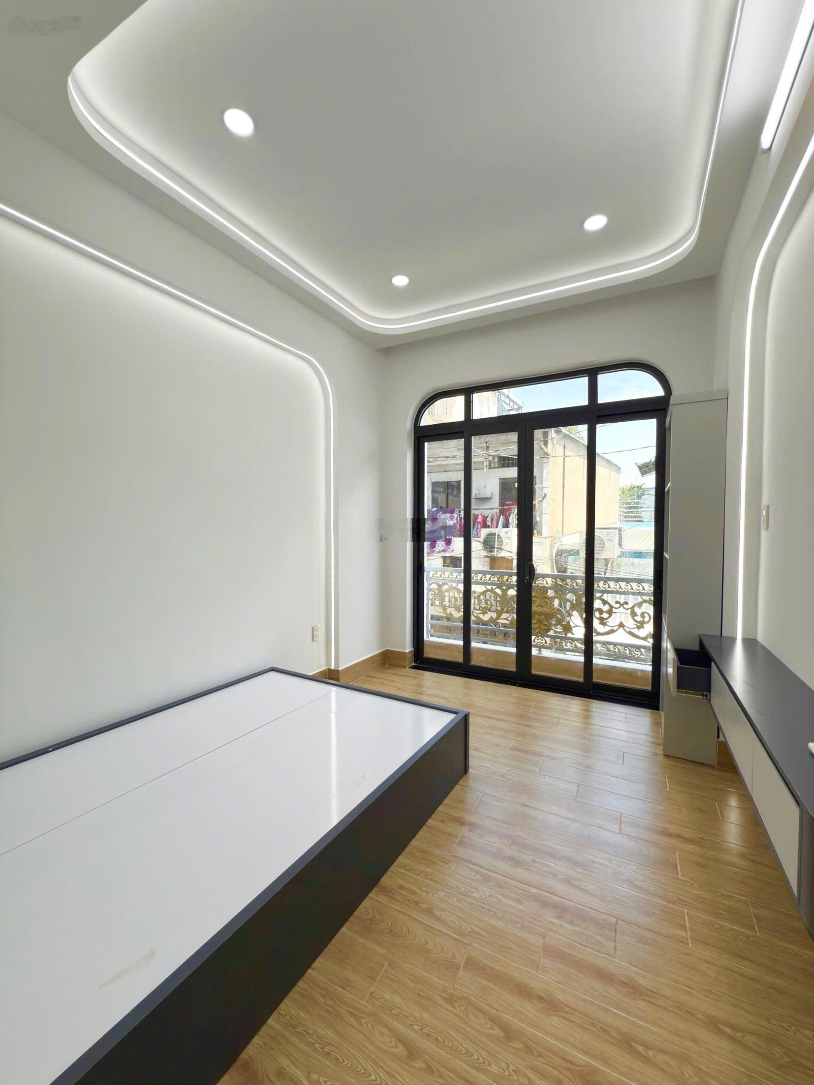 Bán nhà mới xây cách Chợ Phú Lạc 300m, Sổ hồng riêng giá 2 tỷ 700 cho thuê tháng 8tr, giá còn bớt