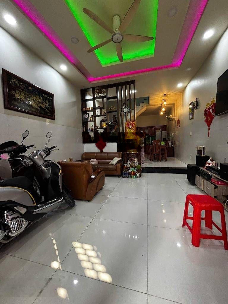 Bán nhà 3 tầng Bùi Tư Toàn, ngang 6 dài 17, nhà đẹp ở ngay, 7tỷ9 còn TL