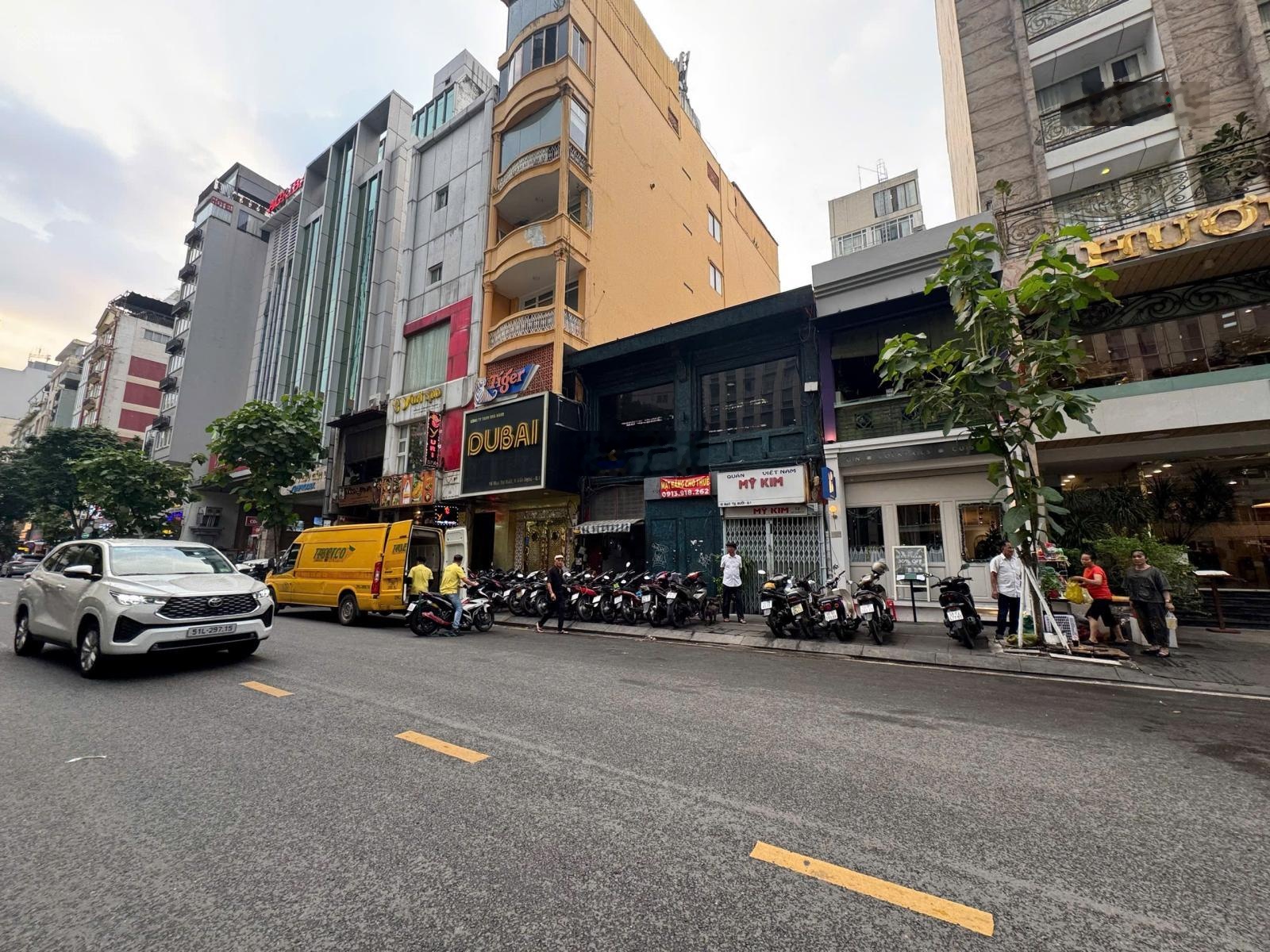 Bán nhà siêu vị trí .Mặt tiền Mạc thị Bưởi ,Quận 1 (4x25)HĐT; 150triệu/th; giá; 80tỷ ;trệt 3 tầng