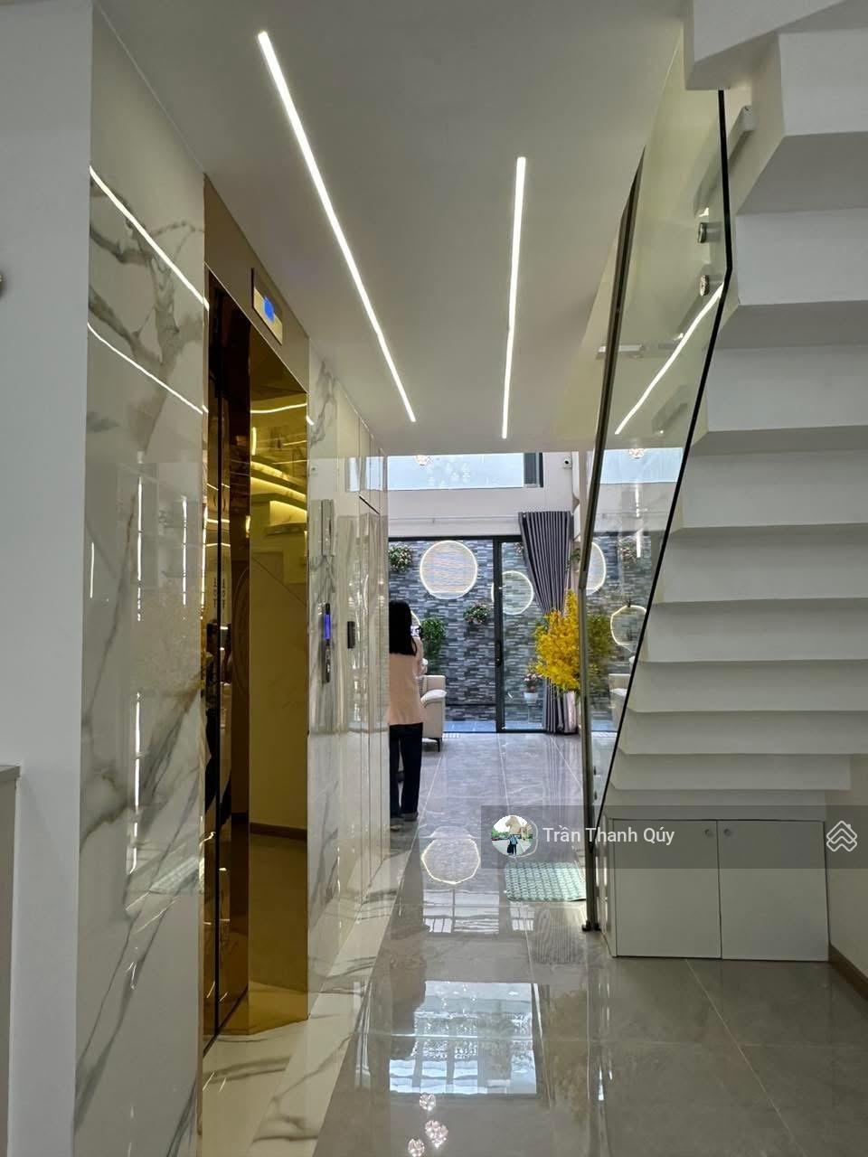 Ngay CV Làng Hoa, Cách MT 30m, Hẽm Oto Tránh, Nhà Mới 5 Tầng, Có Thang máy. 80m2 Full NT, chỉ 12 Tỷ