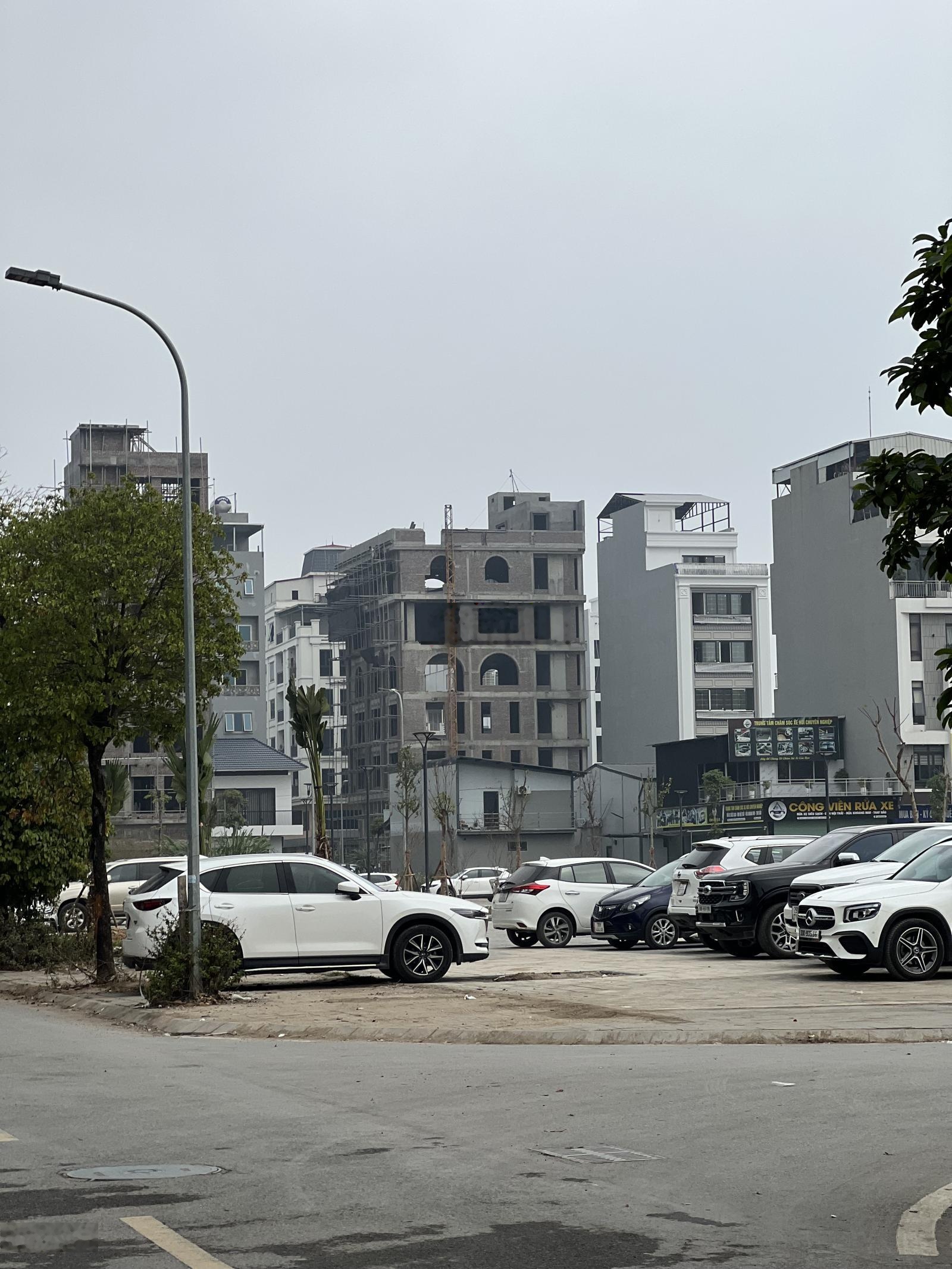 Chính chủ gửi bán nhanh lô đấu giá Vườn Đào view vườn hoa