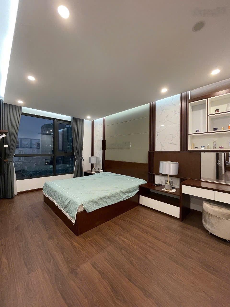 Chủ nhà cần bán nhanh căn hộ cao cấp tòa 6th elemenet dt : 109m3pn2vs _full đồ _ slot xe _ giá rẻ