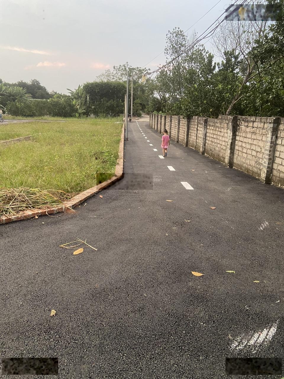 Gia đình cần tiền thanh khoản gấp lô góc 100m full thổ cư cổng Học viện Hậu Cần